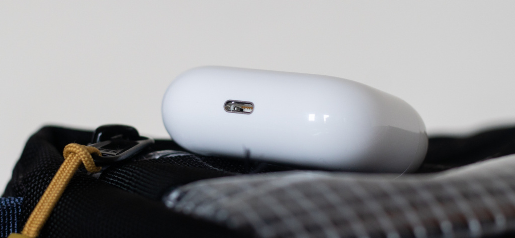 AirPods charge.jpg