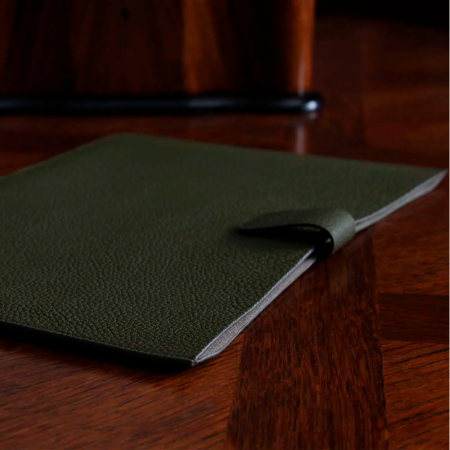 Bustha чехол-папка для MacBook 13.6 Jump Slim Leather (темно-зеленый) BST755379