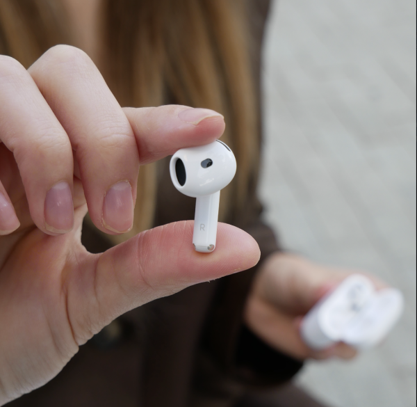 Apple AirPods (4-го поколения) наушники с шумоподавлением MXP93 Apple AirPods (4-го поколения) наушники с шумоподавлением MXP93