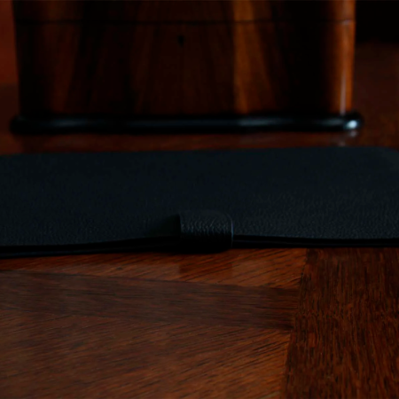 Bustha чехол-папка для MacBook 13.6 Jump Slim Leather (черный) BST755383