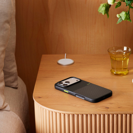 Beats чехол для iPhone 17 Pro Rugged Case MagSafe (черный)